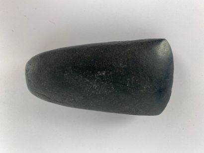 null Hache polie Diorite ou hématite Proche Orient ?, Néolithique l. : 8,5 cm