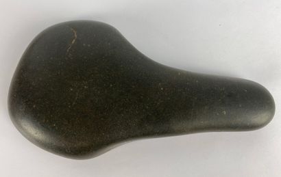  Massue casse-tête Pierre verte Océanie l. : 22,5 cm