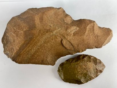 null Lot including a brown Quartzite biface Mali, Acheulean L. : 9 cm There is joined...