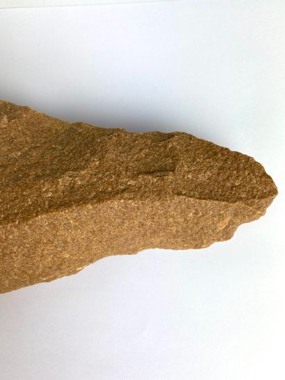 null Beige quartzite lanceolate biface. Sub-Saharan North Africa, Acheulean l. :...