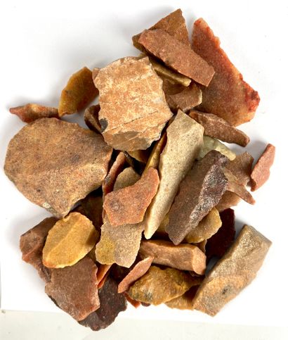null Lot of flakes and microliths Beige flint Lebanon, Neolithic