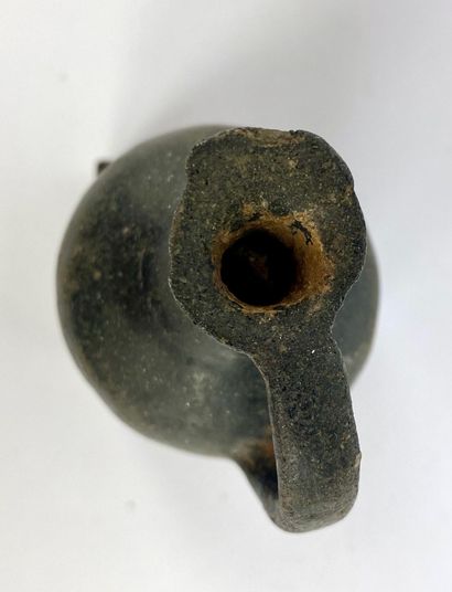 null Miniature oenochoe Grey clay Anatolia, Yortan region ? Middle Bronze Age