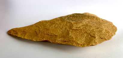  Beige quartzite North Africa, Acheulean l. : 22 cm