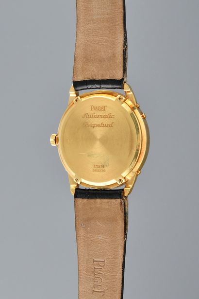 null PIAGET Governor. Ref: 15918. N° 560279. Circa 1992. Yellow gold 750/1000 wristwatch...