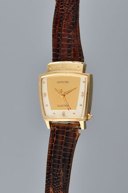 null HAMILTON Everest. Vers 1957. Montre bracelet en plaqué or jaune, cadran bi ton...
