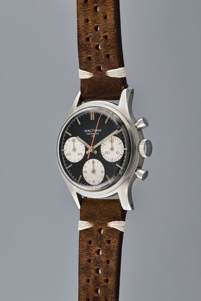 null WALTHAM Chronograph. N°10012. About 1960. Steel panda chronograph with 3 counters,...