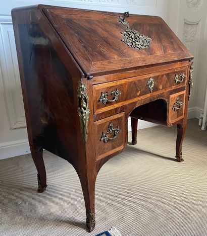 null PENDANT DESK in veneer and rosewood marquetry on all sides opening with a drawer...