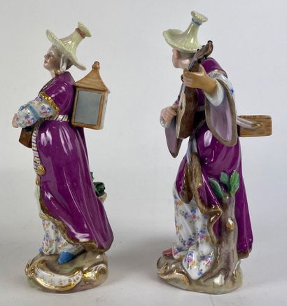 null MEISSEN Couple de musiciens en porcelaine polychrome. XIXe siècle. H : 18 cm...