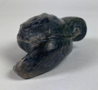 null CHINA Frog of luck in hard stone. Length : 9.5 cm