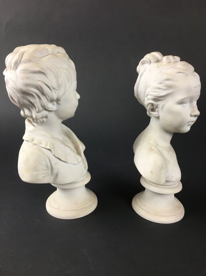 null SEVRES Two busts in cookie (small chips). H : 19 and 20 cm