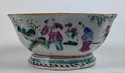 null CHINA Polychrome porcelain bowl with enamelled decoration of children playing...