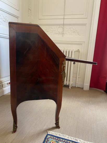  PENDANT DESK in veneer and rosewood marquetry on all sides opening with a drawer...