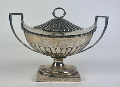 Covered silver SUCRIER with embossed decoration...