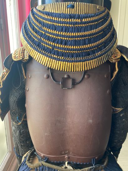  JAPON Armure de Samourai composite Casque Eboshi (grand chapeau de Cour) de l'époque...
