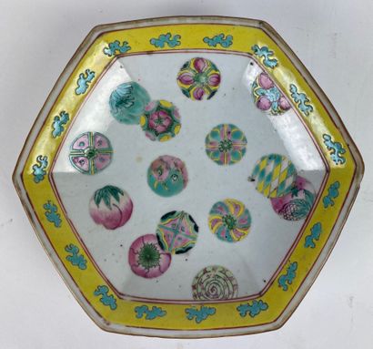 null CHINA Hexagonal bowl in polychrome porcelain enamelled with peaches and geometrical...