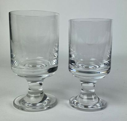 null BACCARAT Service de verres en cristal comprenant : - 26 verres à eau (H : 13...