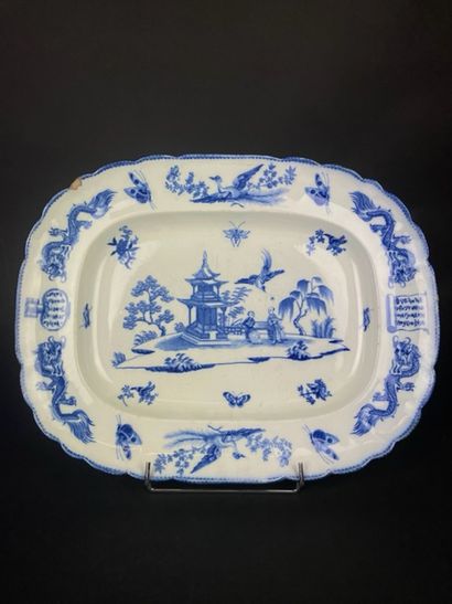null MANUFACTURE VIEILLARD & JOHNSTON Two dishes in Bordeaux faience from the "Tonkin"...