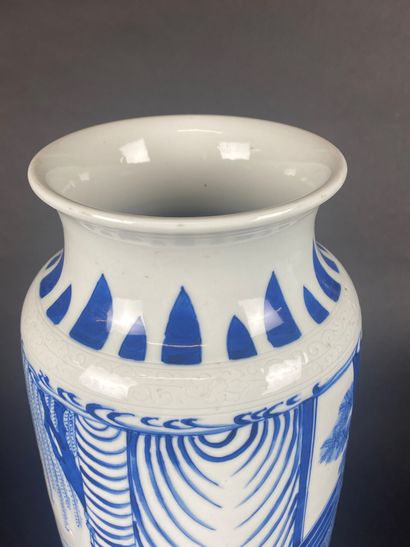 null CHINA Enameled porcelain scroll vase with white and blue decoration of characters....