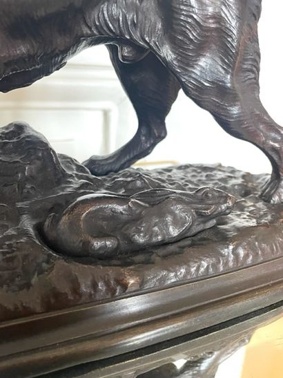 null Jules MOIGNIEZ (1835-1894) Spaniel and hare Bronze with brown patina signed...