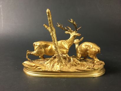 null Pierre-Jules MÈNE (1810-1879) Cerf et biche Bronze doré Signé sur la terrasse...