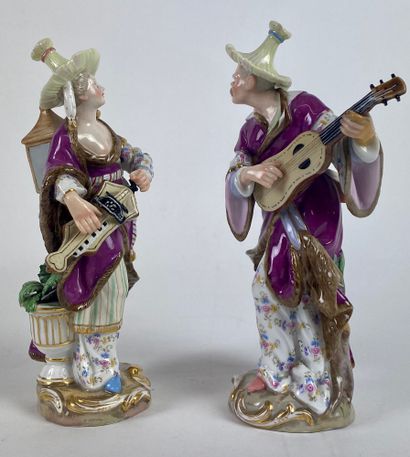 null MEISSEN Couple de musiciens en porcelaine polychrome. XIXe siècle. H : 18 cm...