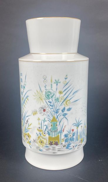 null SEVRES White porcelain vase of baluster form with a narrowed neck and gold net...