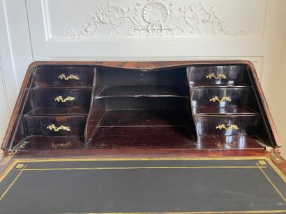 null PENDANT DESK in veneer and rosewood marquetry on all sides opening with a drawer...