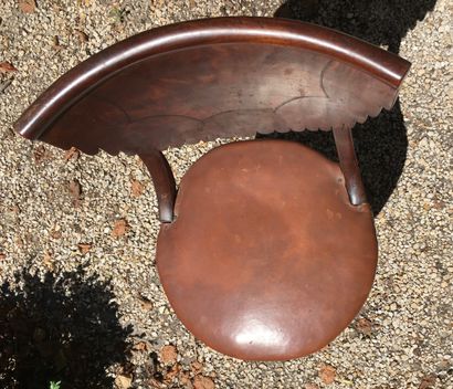 null HARPIST CHAIR in mahogany veneer with gondola back. Tripod base. 19th century....