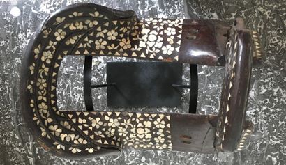 null JAPANese kura saddle in wood with mother-of-pearl inlays (missing and chipped)...