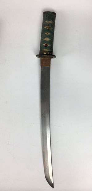 null JAPAN Dagger or Tanto and its scabbard in lacquer, handle in stingray. Meiji...