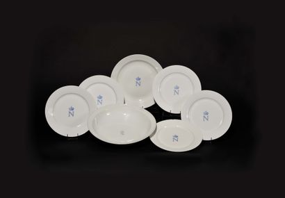  SERVICES OF THE OFFICIALS OF EMPEROR NAPOLEON III Set of 7 pieces in white porcelain...