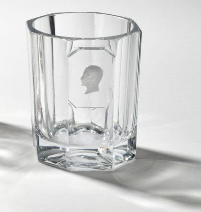 null Louis Napoleon Bonaparte. Glass in porcelain crystal decorated with a profile...