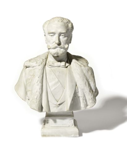 null SEVRES HENRI CHAPU (1833-1891) « Le président Sadi Carnot » Buste en biscuit...