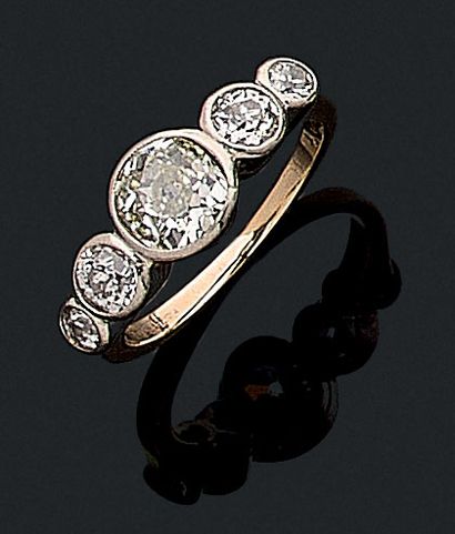  RING holding a 0.80 carat old cut diamond,...