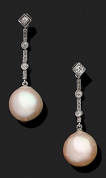 null PAIR OF EARRINGS composed of a line of brilliant-cut and rose-cut diamonds holding...