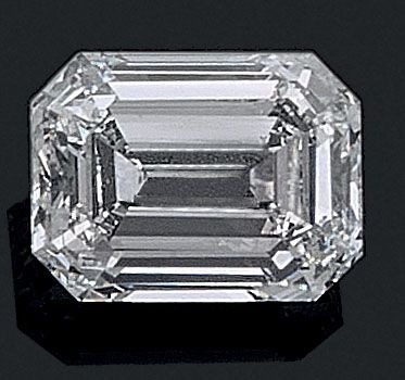 Emerald cut diamond on paper of 3.01 carats....