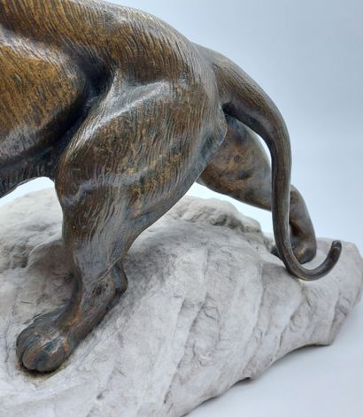 null James ANDREY (XIX-XX)

Bronze - Panther 

white marble base with rock effect

H...