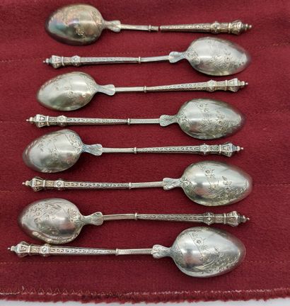 null 7 SMALL coffee spoons in silver (+ one broken), hallmark HG "Henry Gabert

work...