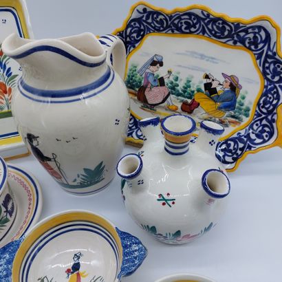 null EARTHENWARE HENRIOT QUIMPER

Lot including 1 coffee pot, 1 set of oil and vinegar...