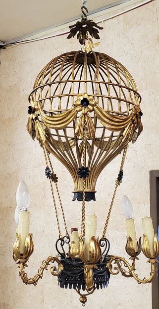 Gilded metal chandelier forming a hot air...