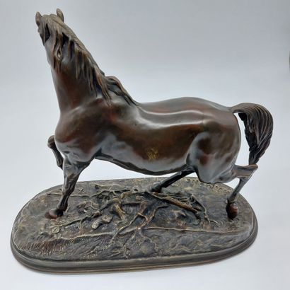 null Pierre-Jules MÈNE (1810-1879) Bronze

Free horse

signature on the terrace 

H...