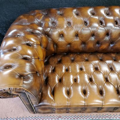 null CHESTERFIELD

Three-seater leather sofa

H : 76 cm ; W : 209 cm ; D : 87 cm...