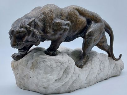 null James ANDREY (XIX-XX)

Bronze - Panther 

white marble base with rock effect

H...