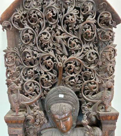 null INDIA

Large bas-relief in carved and openworked wood decorated with a deity....