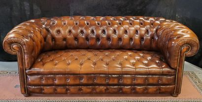 null CHESTERFIELD

Three-seater leather sofa

H : 76 cm ; W : 209 cm ; D : 87 cm...