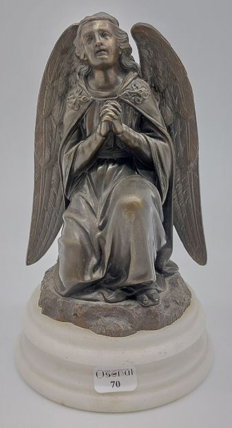 null ANGEL GABRIEL in bronze on a marble pedestal, 

H : 17 cm 

BE