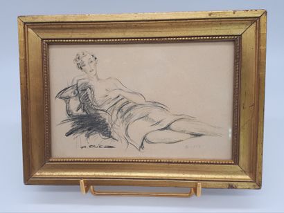 null ENSEMBLE DE 2 DESSINS 



- Femme allongée, signé en bas à gauche A.Fried et...