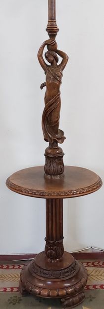 null LAMPADAIRE in carved wood of a woman resting on a shelf

H : 187 cm