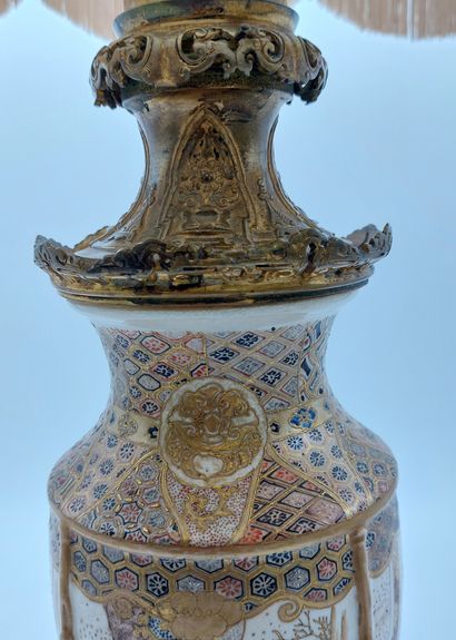 null JAPAN. SATSUMA LAMP decorated with characters and gilded bronze frame, mounted...