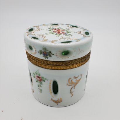 null BONBONNIERE in white opaline with gilded and polychromed decoration of flower,...